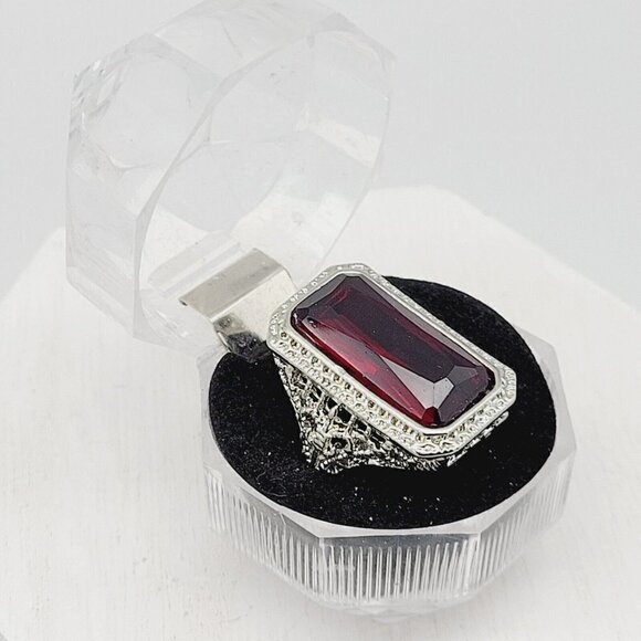 Emerald Cut Red Glass Filigree Ring Sz 7.75 Vintage New Old Stock Silver Tone - Picture 6 of 11